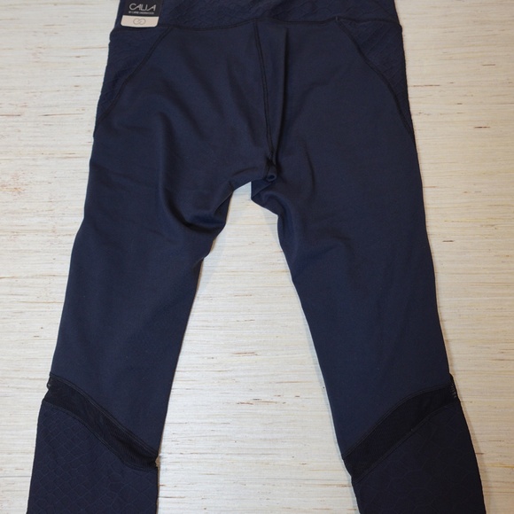 Calia by Carrie Underwood Capri Leggings Black Mesh Panel Women’s Size M NWT - Picture 4 of 4